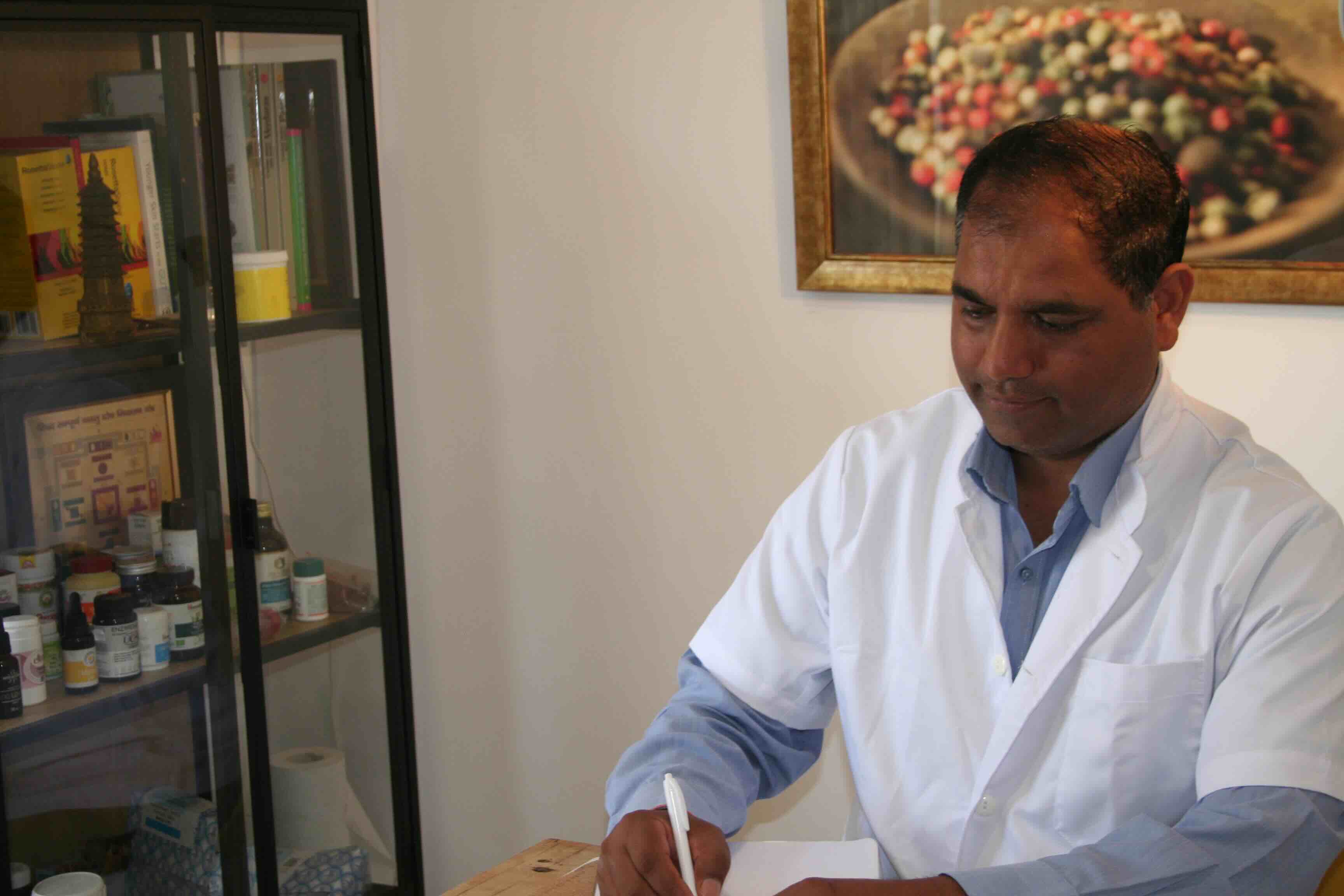 Ayurveda Empordà - Narayan Yadav, graduado BASM